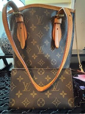 Authentic Louis Vuitton Monogram Petit Bucket PM – Complete Set -Pouch & Chain